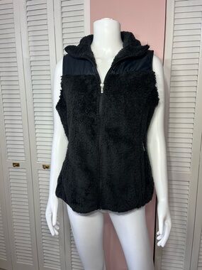 Colombia Sherpa Fleece Vest.